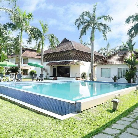 Oyo 26874 Manor Backwater Resort Kumarakom Exterior foto