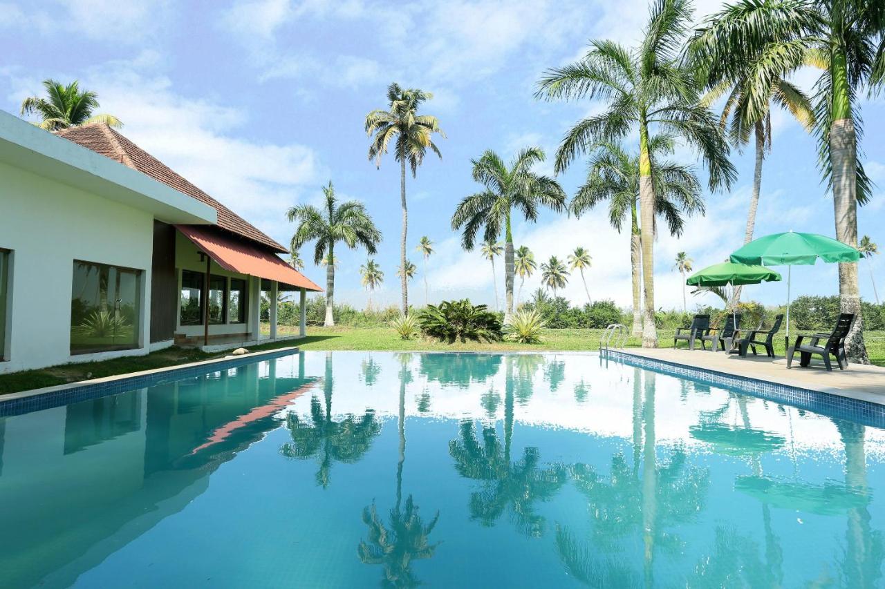 Oyo 26874 Manor Backwater Resort Kumarakom Exterior foto